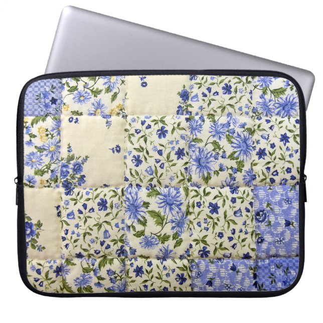 Oude blauwflessenkwilt laptop sleeve (Voorkant)