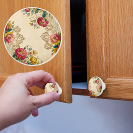 Oude Bloemen En Kant Keramische Knop