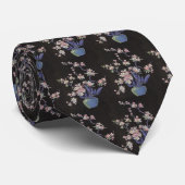 Oude bloemen, kersenbloesem bloemen in een vaas stropdas (Opgerold)