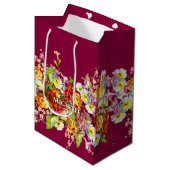 Oude bloemige lente primula's Cute Chic Burgundy Medium Cadeauzakje (Voorkant Gekanteld)