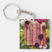 Oude Boeken en Bourgogne Bloomen Sleutelhanger (Voorkant)
