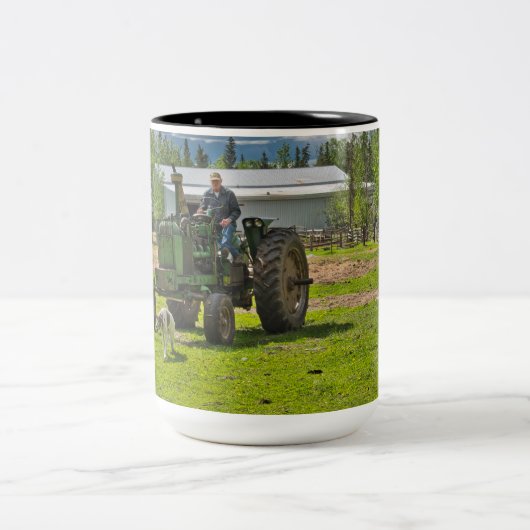 Oude boer Mok (Center)