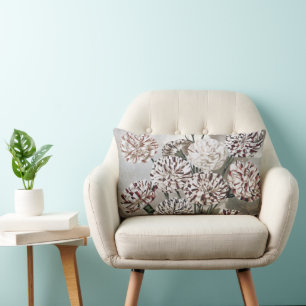 Oude bonte anjerbloemen met grijze lucht kussen