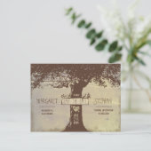 Oude boom- en tekenreekslampjes slaan de datum bri aankondigingskaart (Staand voorkant)