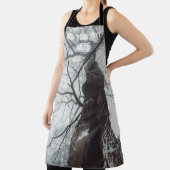 Oude boom in een Misty Forest Schort (Insitu)