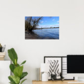 Oude boom op de rivieroever van Nierstein in Duits Poster (Thuiskantoor)