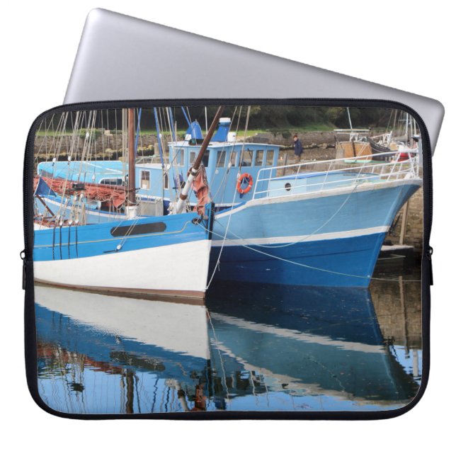 Oude boten in Douarnenez Laptop Sleeve (Voorkant)