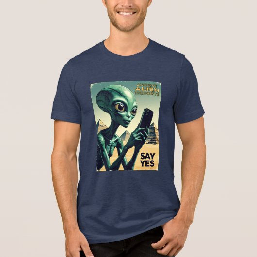 Oude Buitenaardse UFO Piramide Tri-Blend Shirt (Voorkant)