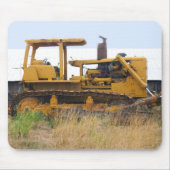 Oude bulldozer in een veld muismat (Voorkant)