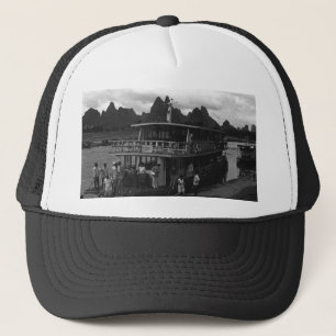 Oude China Guilin rivierboot Horloge Trucker Pet