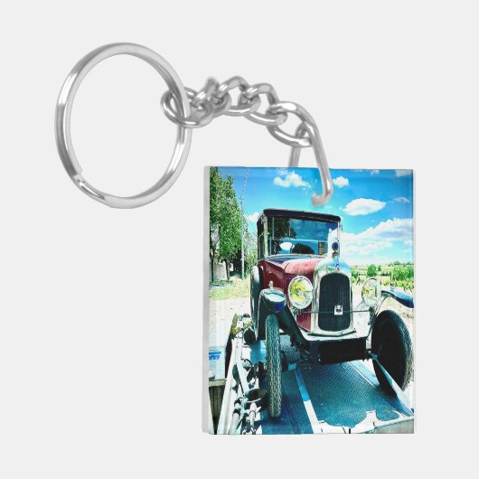 Oude citroenauto op een aanhangwagen in Frankrijk Sleutelhanger (Voorkant Links)