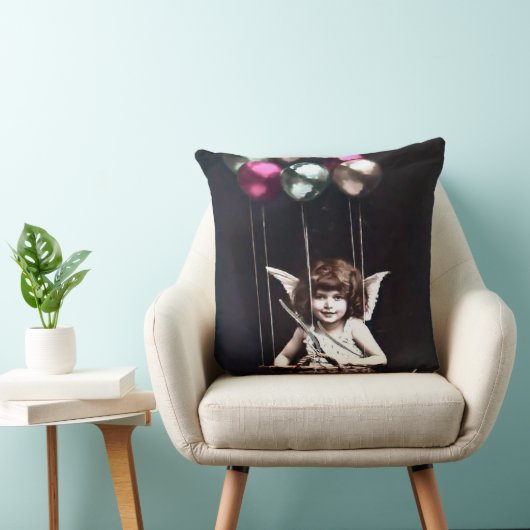 Oude Cupido Kussen (Stoel)