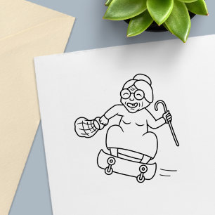Oude dame met een Cane op een skateboard Zelfinktende Stempel