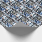 Oude dame op een winderige straat vent cadeaupapier (Hoek)