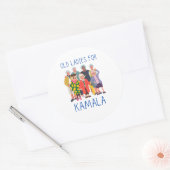 Oude dames voor Kamala Ronde Sticker (Envelop)