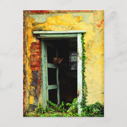 Oude deur in verlaten huis op de luchthaven van Ba Briefkaart (Voorkant)