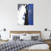 Oude dode boom tegen duistere wolken canvas afdruk (Insitu (Slaapkamer))