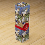 OUDE DRUIVENWIJN, RODE WAXZEEMONOGRAM WIJN GESCHENKDOOS<br><div class="desc">Ancient middeleeuwse Italiaanse miniatuur van de wijngaarden.Klassieke plattelandscène.Prachtige rode druiven,  druivenwijnstokken,  groene valbladeren.Deel van "Seizoensvruchten".Dit stijlvolle ontwerp is perfect voor voedingsdeskundigen,  diëtisten,  cateraars,  voedseldiensten,  voorbereiding of restaurant,  catering,  wijnindustrie</div>