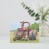 Oude dual-wieltrekker met een bladerdak briefkaart (Staand voorkant)