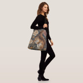Oude eekhoorn en bloemenpatroon crossbody tas (Op model)