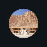 Oude Egypte Hatshepsut Deir Bahri tempel Luxor Magneet<br><div class="desc">De onthulling van de Majesteit van Hatsjepsoet's Deir el-Bahri Tempel: Een tijdloze reis naar de koninklijke geschiedenis van Egypte, genesteld tussen de kale grandeur van de Thebaanse heuvels in Luxor, Egypte, ligt de prachtige Deir el-Bahri Tempel, een archeologisch meesterwerk dat zowel liefhebbers van geschiedenis als avonturenzoekers oproept. Als uw vertrouwde...</div>