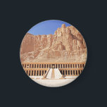 Oude Egypte Hatshepsut Deir Bahri tempel Luxor Magneet<br><div class="desc">De onthulling van de Majesteit van Hatsjepsoet's Deir el-Bahri Tempel: Een tijdloze reis naar de koninklijke geschiedenis van Egypte, genesteld tussen de kale grandeur van de Thebaanse heuvels in Luxor, Egypte, ligt de prachtige Deir el-Bahri Tempel, een archeologisch meesterwerk dat zowel liefhebbers van geschiedenis als avonturenzoekers oproept. Als uw vertrouwde...</div>