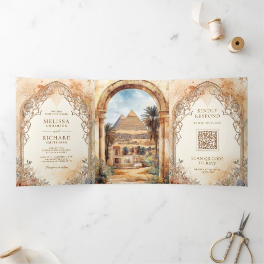 Oude Egyptische Piramides Boog Alles In Een Huweli Drieluik Uitnodiging (Binnen)