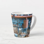 Oude en roestachtige atlas Imperial diesel engine  Latte Mok (Rechterhoek)