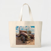Oude en verlaten auto #3 in Solitaire Grote Tote Bag (Voorkant)