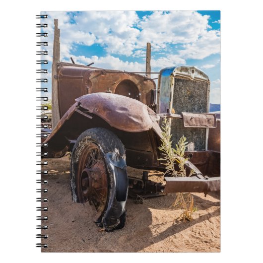 Oude en verlaten auto #3 in Solitaire, Namibië Notitieboek (Voorkant)