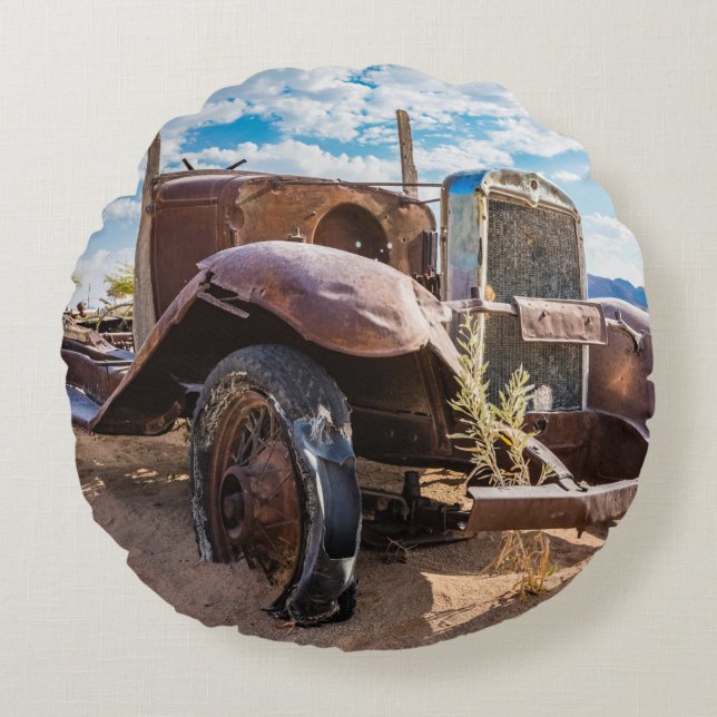 Oude en verlaten auto #3 in Solitaire, Namibië Rond Kussen (Voorkant)