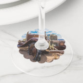 Oude en verlaten auto #3 in Solitaire, Namibië Wijnglaslabel (Dichtbij)