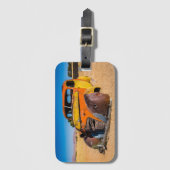 Oude en verlaten auto in Solitaire, Namibië Bagagelabel (Voorkant (verticaal))