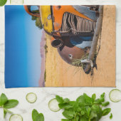 Oude en verlaten auto in Solitaire, Namibië Theedoek (Gevouwen)