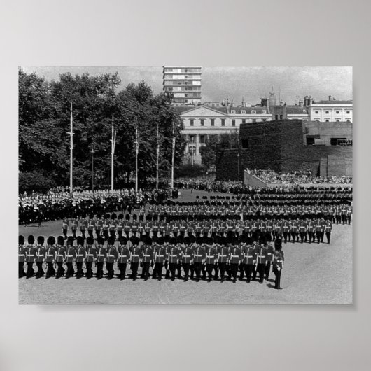 Oude Engelse Garde marcherend in langzaam tempo Poster (Voorkant)