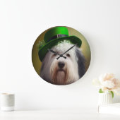 Oude Engelse Sheepdog in St. Patrick's Day Dress Grote Klok (Huis)