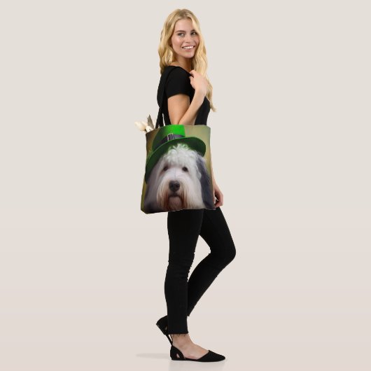 Oude Engelse Sheepdog in St. Patrick's Day Dress Tote Bag (Op model)