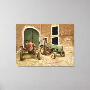 Oude Europese tractoren Canvas Afdruk
