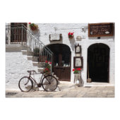 Oude fiets en winkel in Apulië Foto Afdruk (Voorkant)