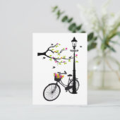 Oude fiets met lamp, bloemmandje, vogels, boom briefkaart (Staand voorkant)