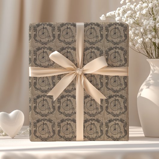 Oude fiets op jute cadeaupapier