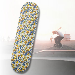 Oude gele oranje volksbloem in blauwe blad persoonlijk skateboard
