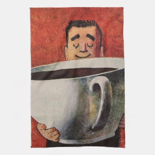 Oude gelukkige man drinkt reusachtige kop koffie theedoek