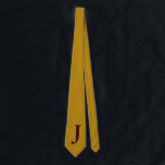 oude goudkleur met monogram stropdas<br><div class="desc">Dit klassiek stevig kleuren"oud goud"stropdas kenmerkt bruin "J"en is klaar voor verpersoonlijking met uw initialen bedankt aan het werk van ontwerper Alma Wad.</div>