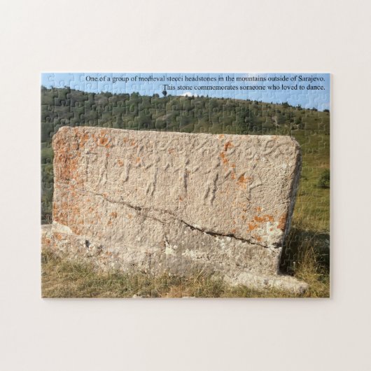 Oude grafsteen in het Bosnië-gebergte Legpuzzel (Horizontaal)