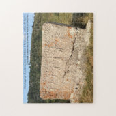 Oude grafsteen in het Bosnië-gebergte Legpuzzel (Verticaal)
