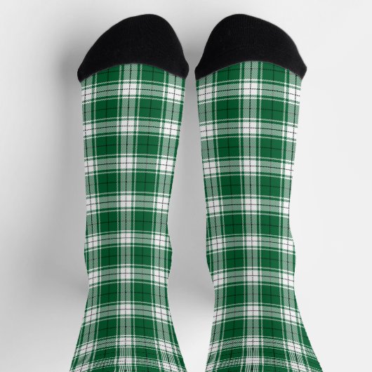 Oude groene zwarte en witte rustieke tartan ruit sokken (Top)