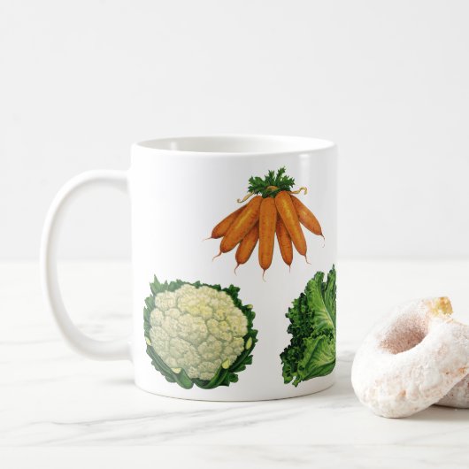 Oude Groenten; Wortels, Bloemkool, Sla Koffiemok (Met donut)
