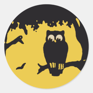 Oude Halloween, enge uil in boom met maan Ronde Sticker