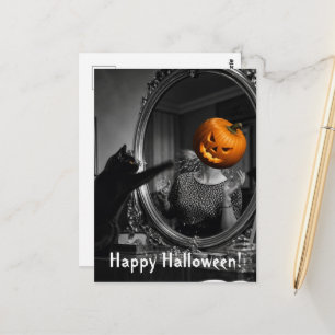 Oude Halloweenkat slaat Jackolantern-kop eraf Briefkaart